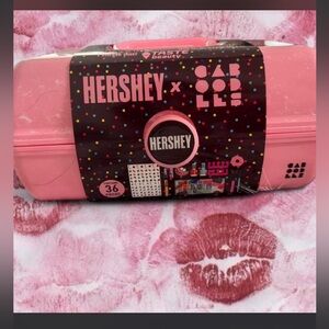 Caboodles Hershey Collaboration Pink Makeup Case